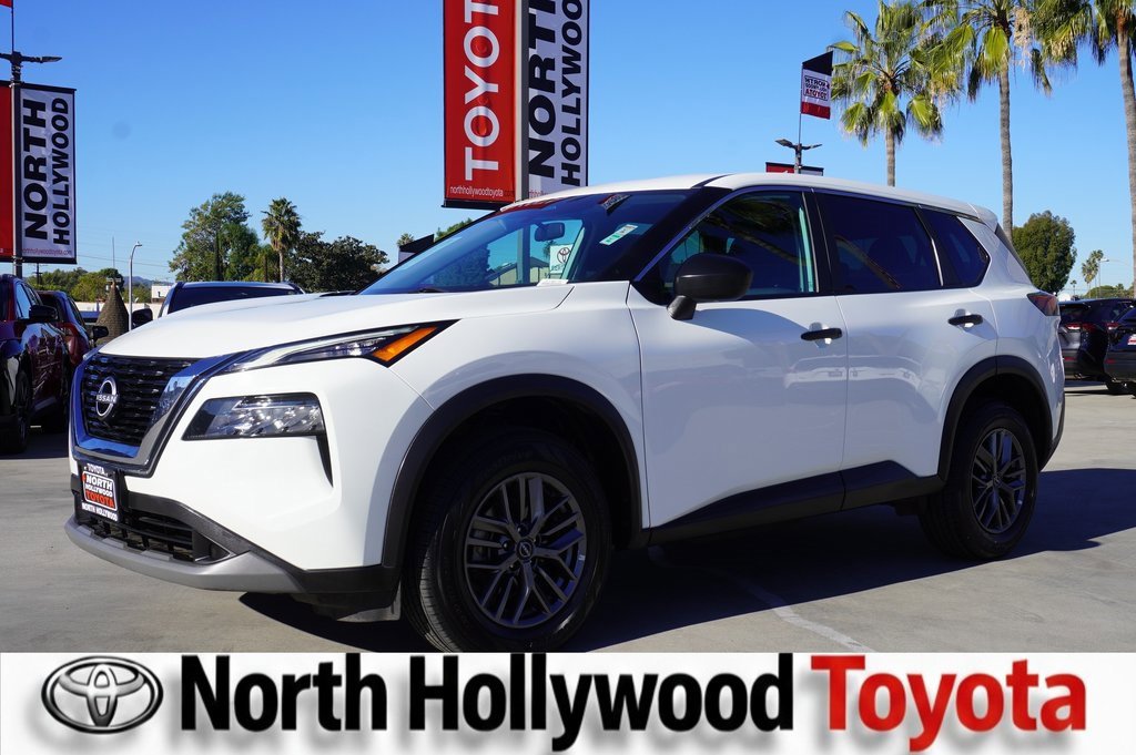 Used 2023 Nissan Rogue S image 4