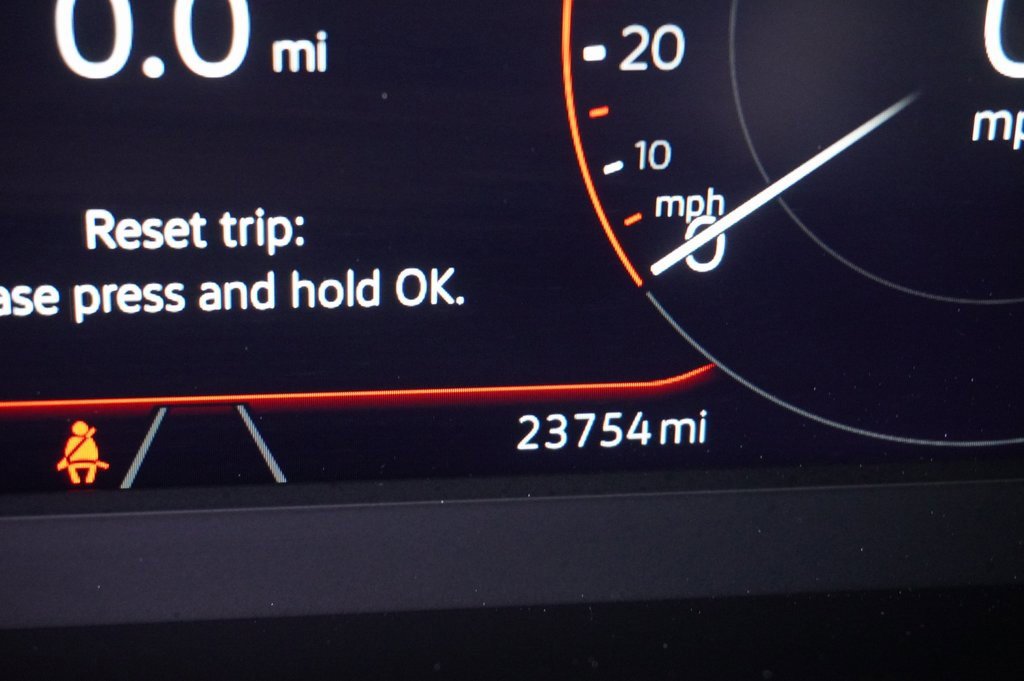 Used 2023 Volkswagen Taos SEL image 8