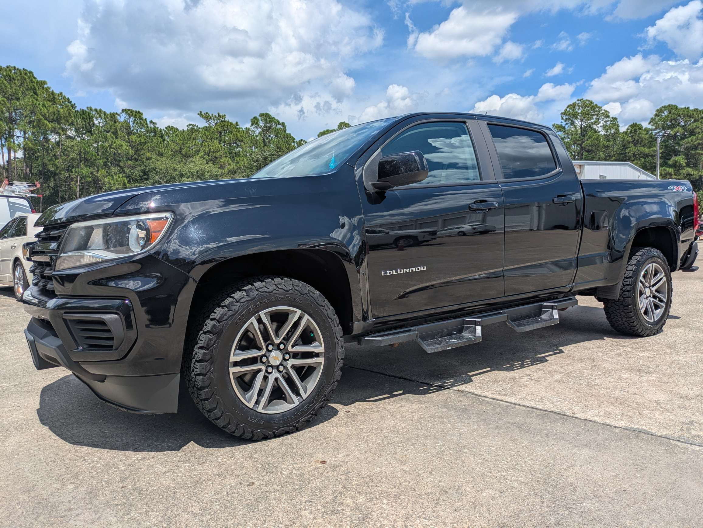 Used 2021 Chevrolet Colorado W/T w/ Custom Special Edition AWD/4WD image 2