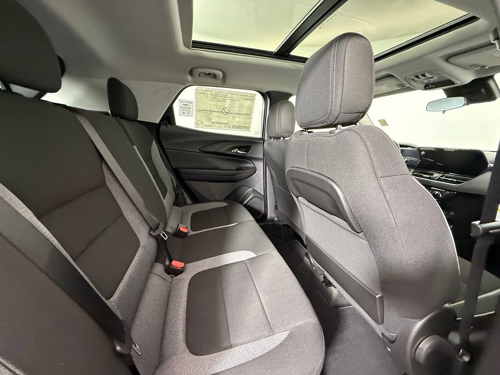 New 2026 Chevrolet TrailBlazer LT w/ LT Cold Weather Package FWD image 15