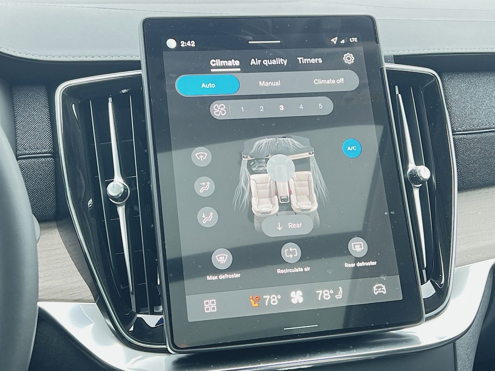 New 2026 Volvo XC90 B6 Plus w/ Protection Package image 21
