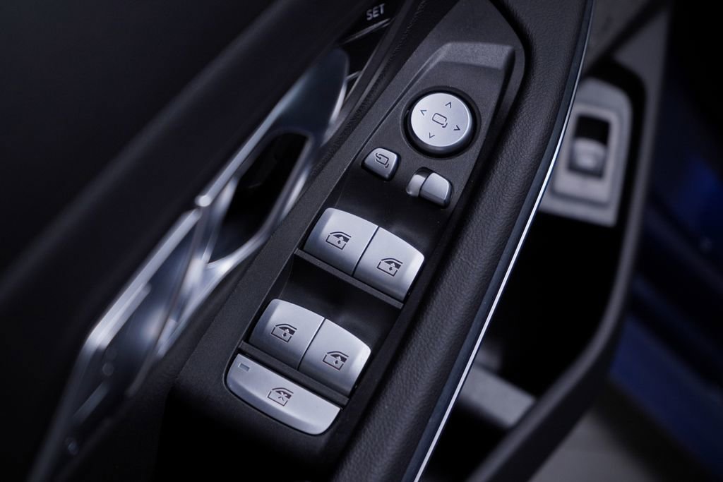 Used 2025 BMW M340i image 17