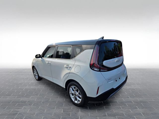 Used 2023 Kia Soul S FWD image 5