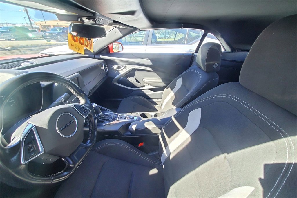Used 2023 Chevrolet Camaro LT image 9