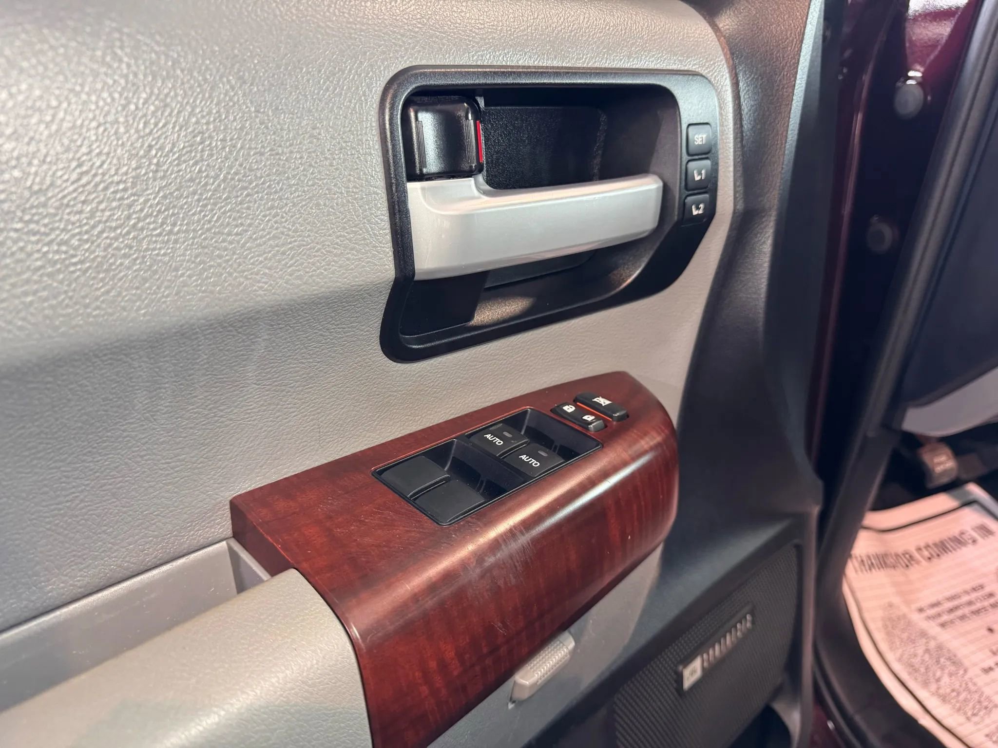 Used 2014 Toyota Sequoia Platinum image 30