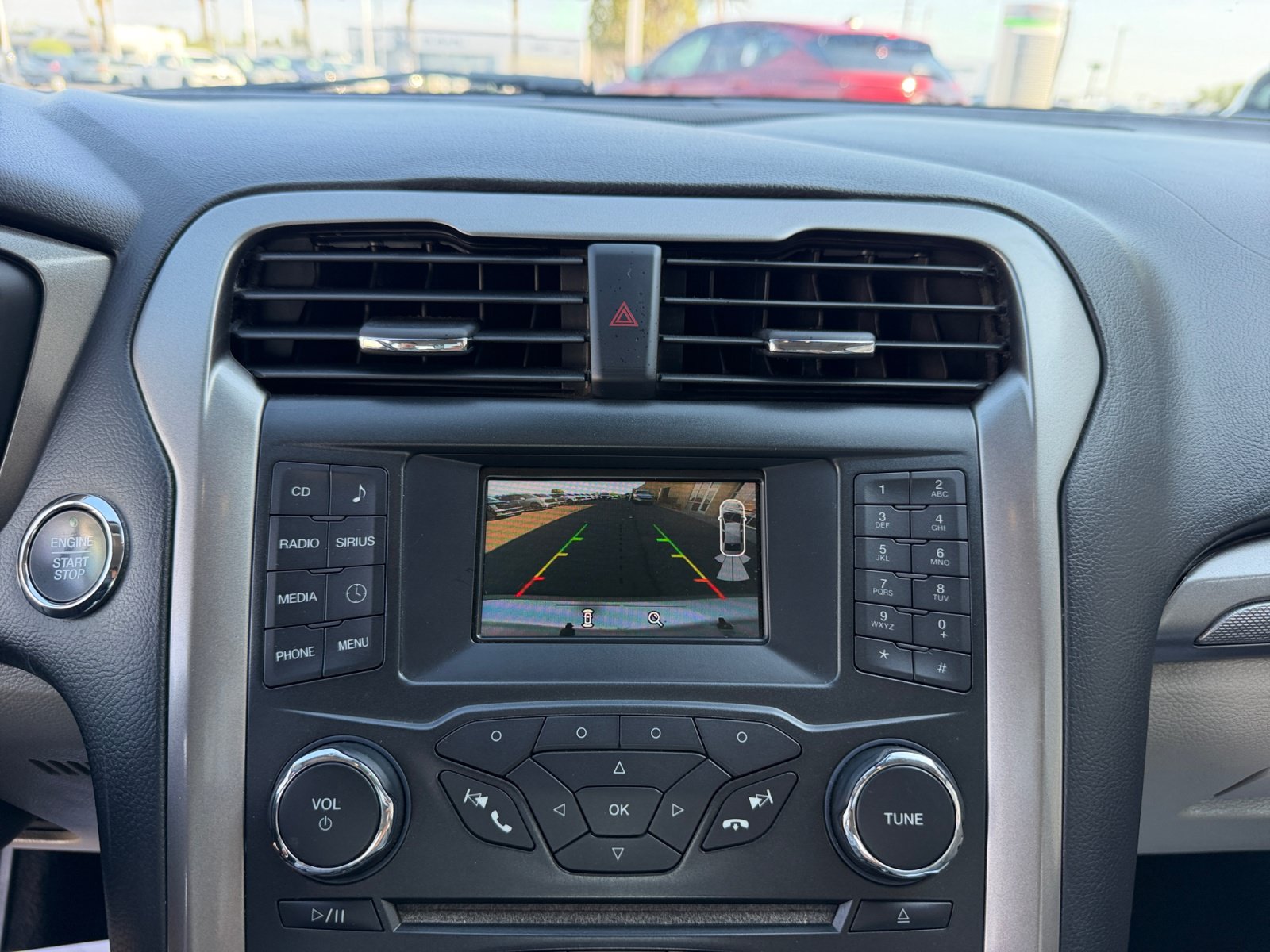 Used 2018 Ford Fusion SE FWD image 29
