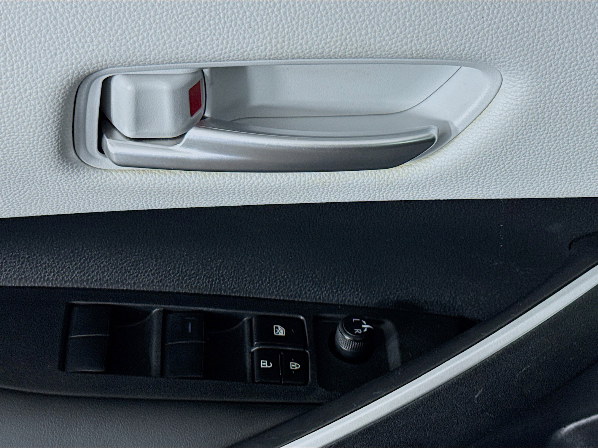Used 2024 Toyota Corolla SE image 23
