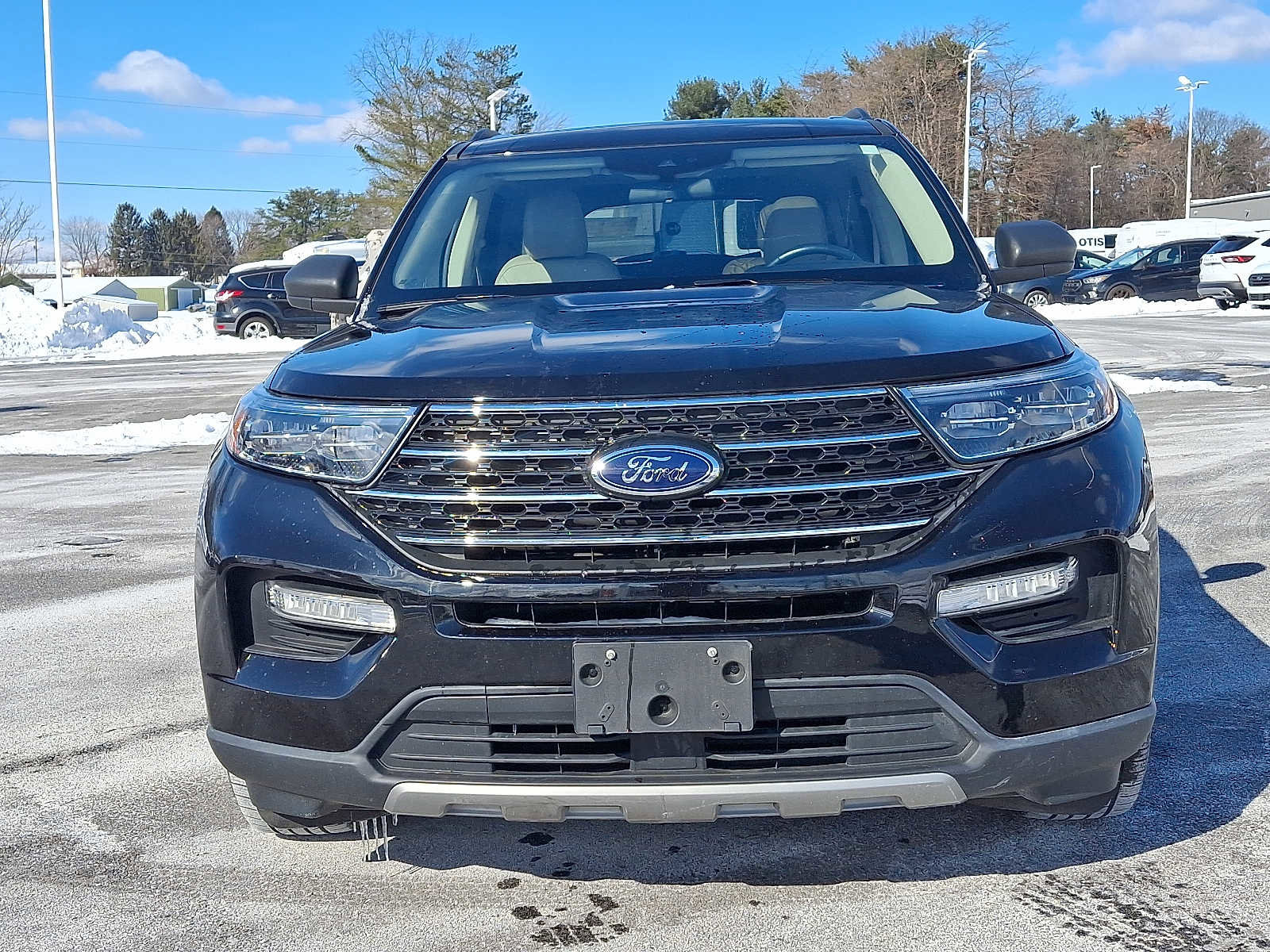 Certified 2022 Ford Explorer XLT w/ Equipment Group 202A image 2