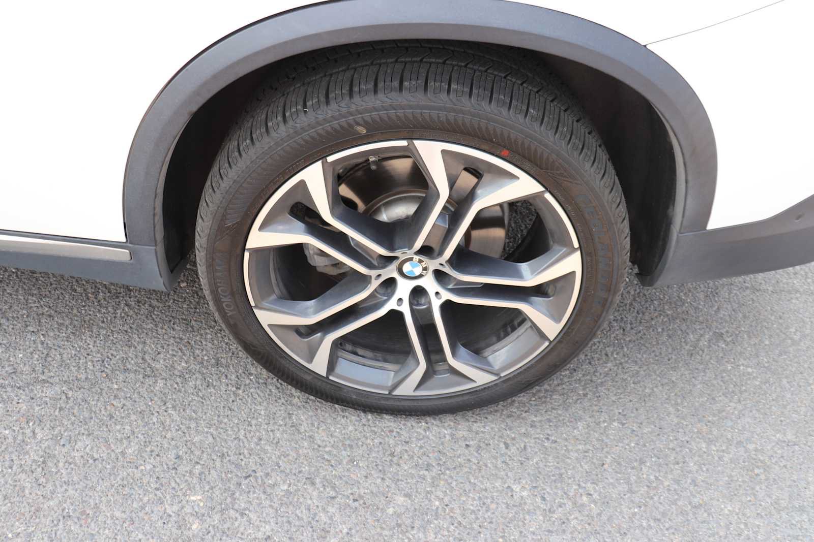 Used 2019 BMW X5 xDrive40i w/ Premium Package 2 AWD/4WD image 9