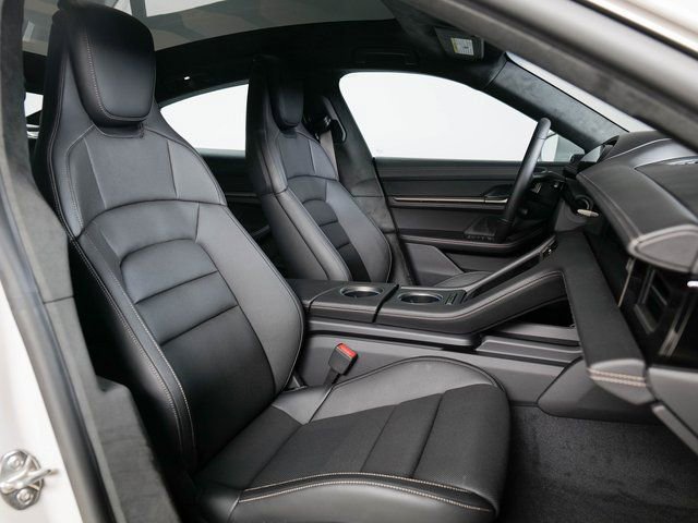 New 2025 Porsche Taycan Turbo image 11