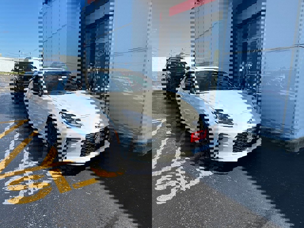 New 2025 Toyota GR86 Premium image 3