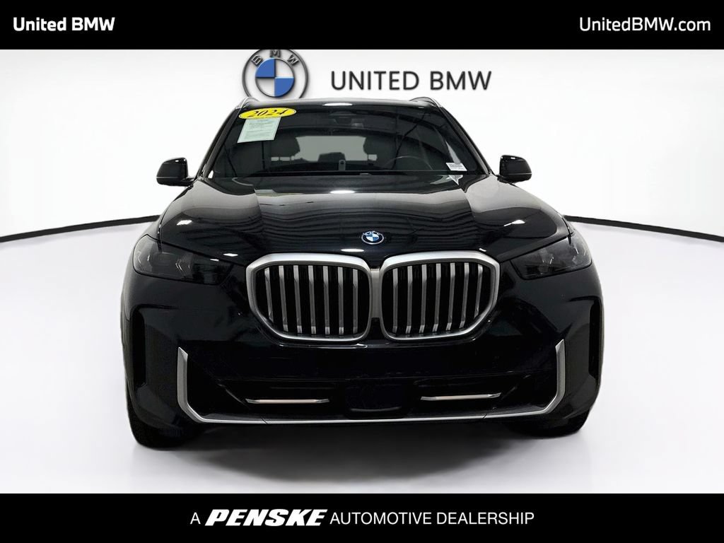 Used 2024 BMW X5 xDrive50e w/ Parking Assistance Package AWD/4WD image 2