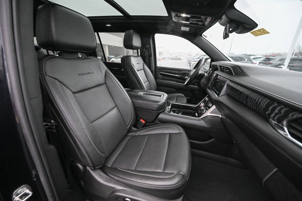 Used 2023 GMC Yukon XL Denali image 24