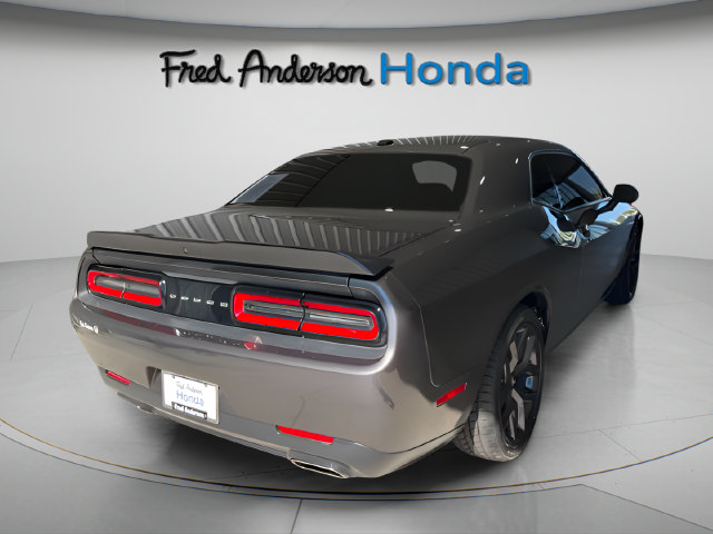 Used 2019 Dodge Challenger SXT w/ Blacktop Package RWD image 5