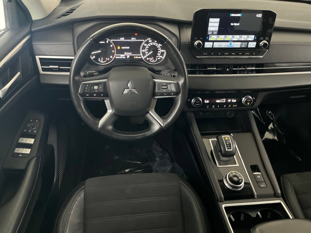 Used 2023 Mitsubishi Outlander SE FWD image 32