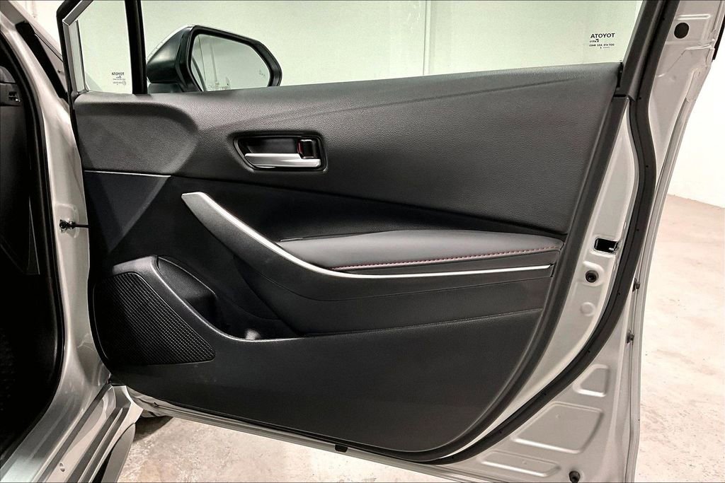Used 2025 Toyota Corolla SE image 22