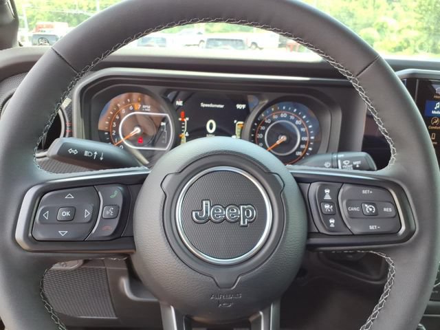 New 2026 Jeep Gladiator Rubicon w/ Steel Power Dome Hood Package AWD/4WD image 9