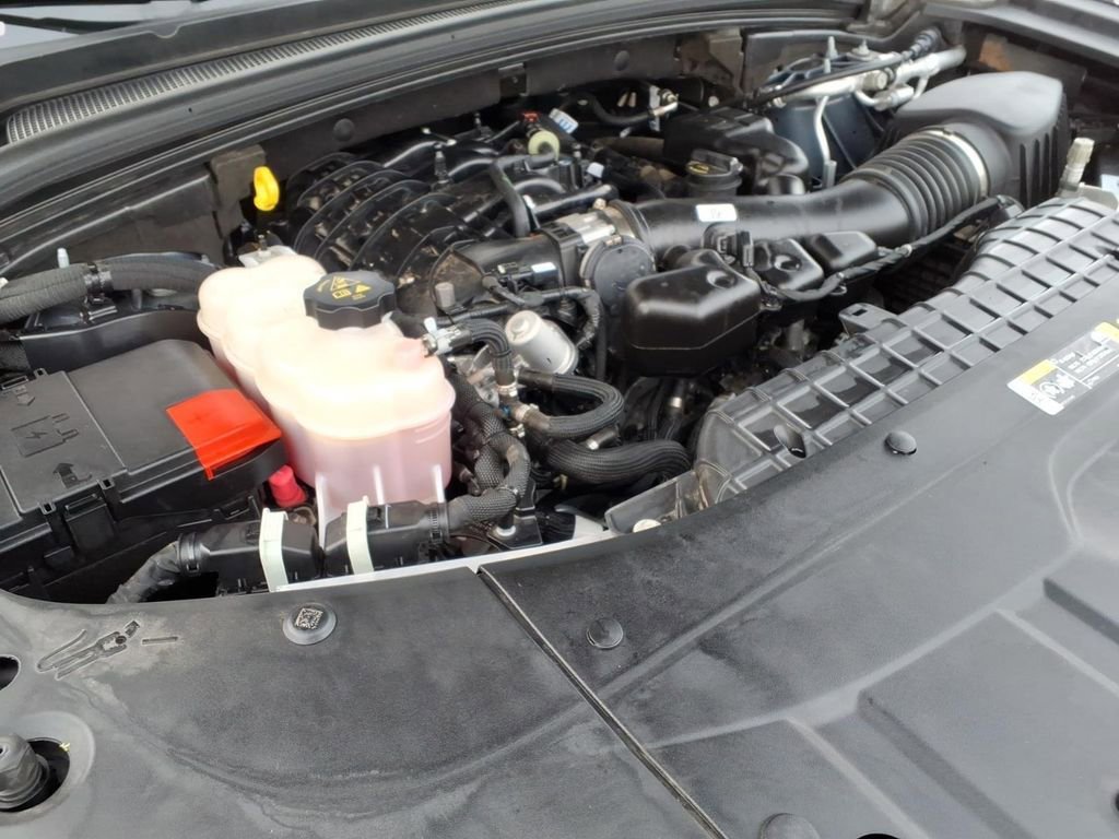 Certified 2024 Jeep Grand Cherokee L Laredo image 32