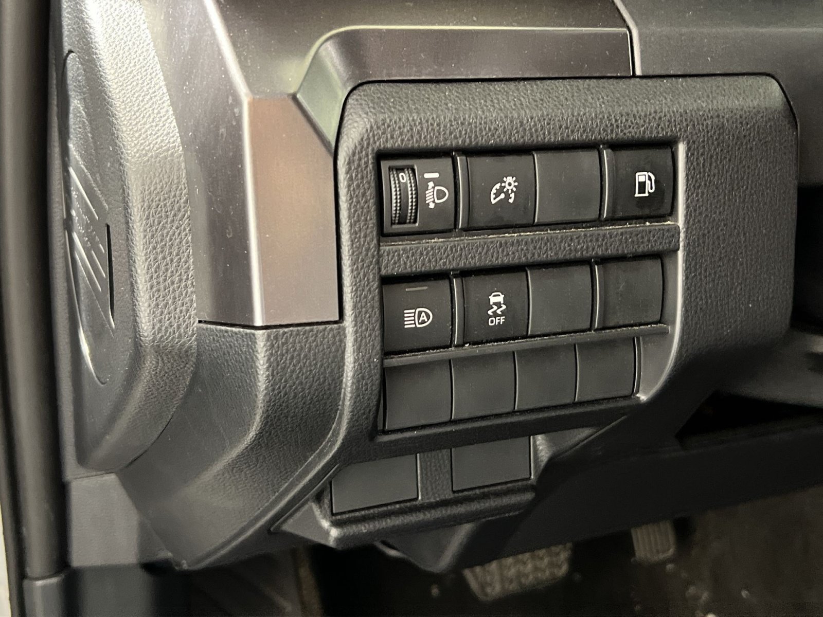 Used 2025 Toyota 4Runner SR5 AWD/4WD image 32