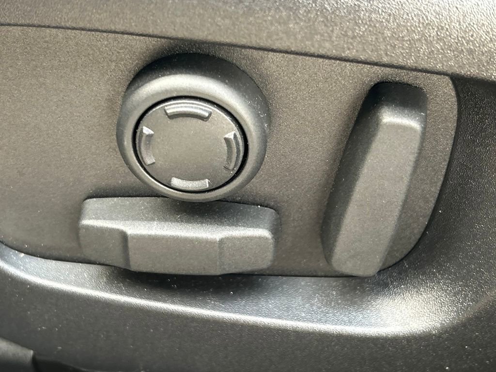 Used 2026 Land Rover Range Rover Velar S image 27