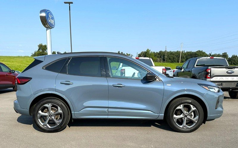 Used 2024 Ford Escape ST-Line w/ Tech Pack #1 AWD/4WD image 2