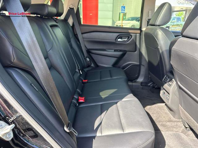 Used 2023 Nissan Rogue SL w/ SL Premium Package FWD image 18