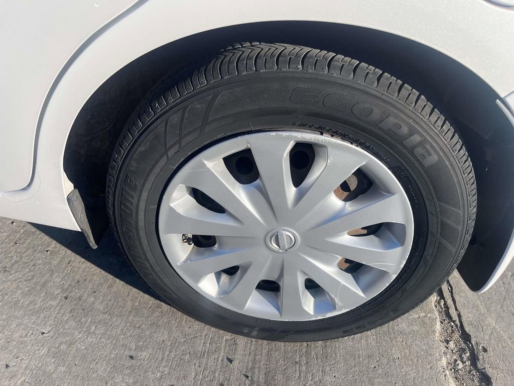 Used 2015 Nissan Versa Note SV image 11