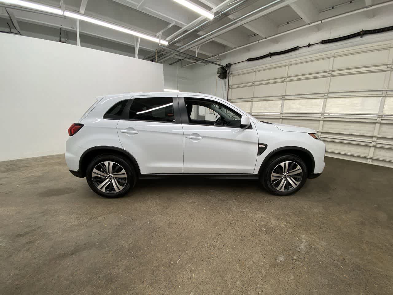 Used 2025 Mitsubishi Outlander Sport ES AWD/4WD image 7