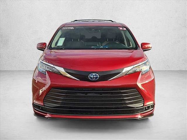 Used 2023 Toyota Sienna LE FWD image 2
