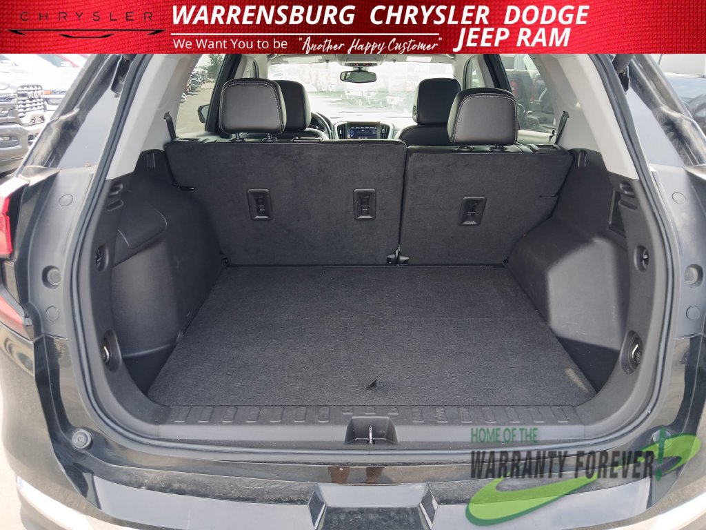 Used 2024 GMC Terrain SLT AWD/4WD image 32