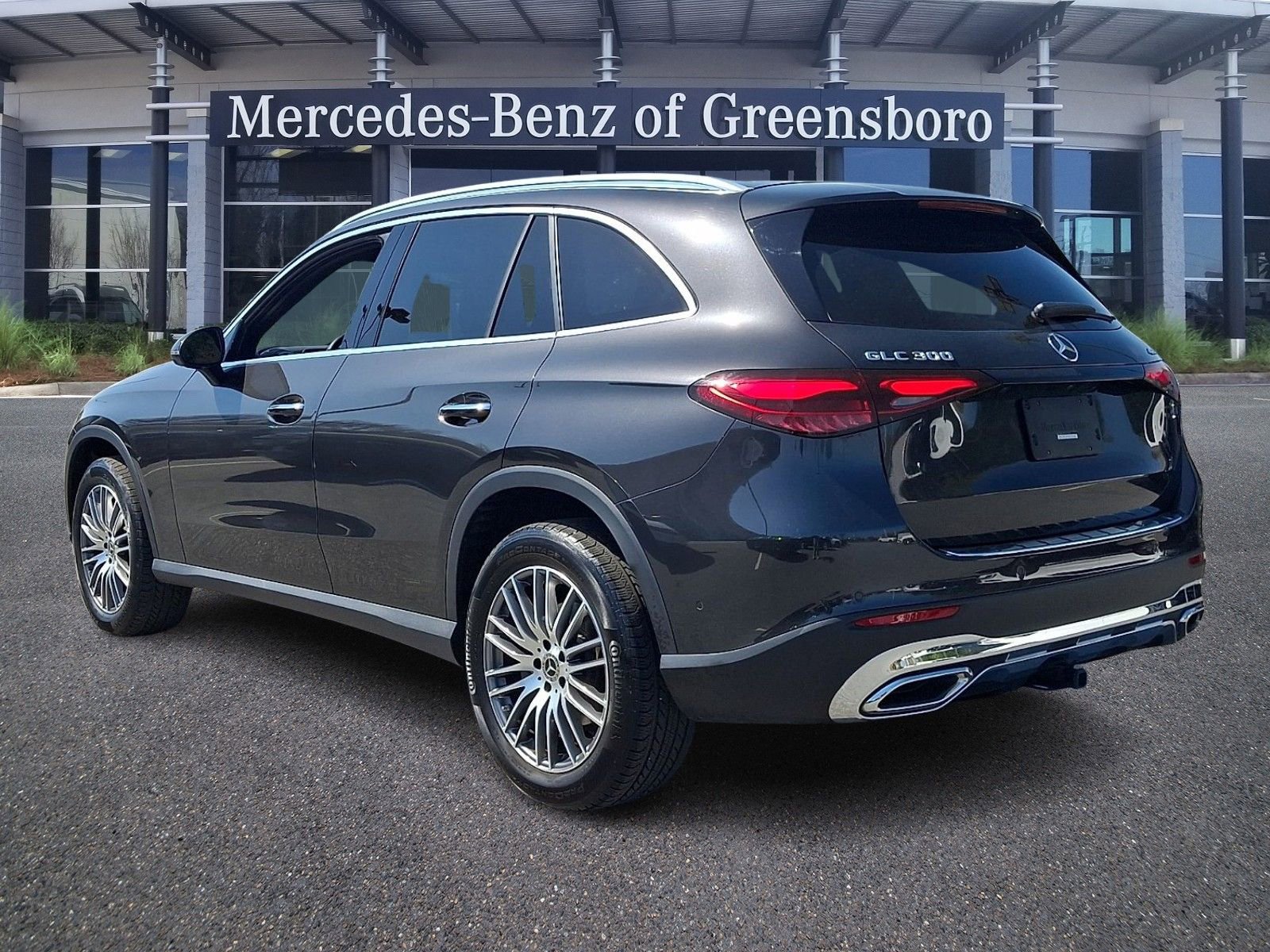 Used 2024 Mercedes-Benz GLC 300 4MATIC image 6