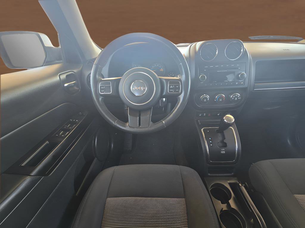 Used 2014 Jeep Patriot Latitude FWD image 18