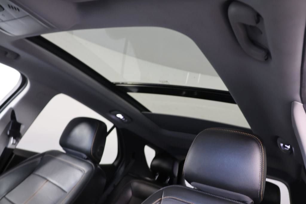 Used 2023 Chevrolet Equinox Premier AWD/4WD image 20