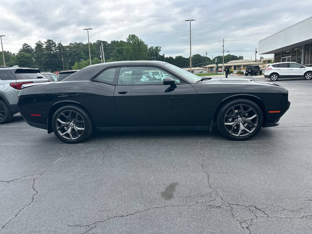 Used 2019 Dodge Challenger SXT w/ Plus Package RWD image 5