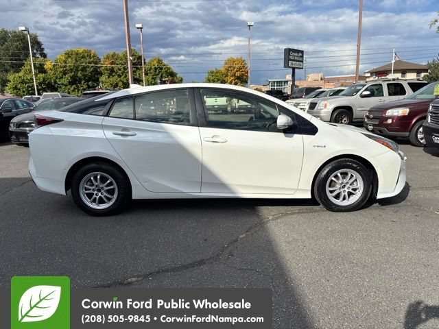Used 2018 Toyota Prius Two w/ Prius Two Safety Plus Package FWD image 4