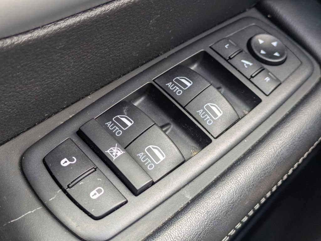 Used 2019 Chrysler Pacifica Limited w/ S Appearance Package image 23