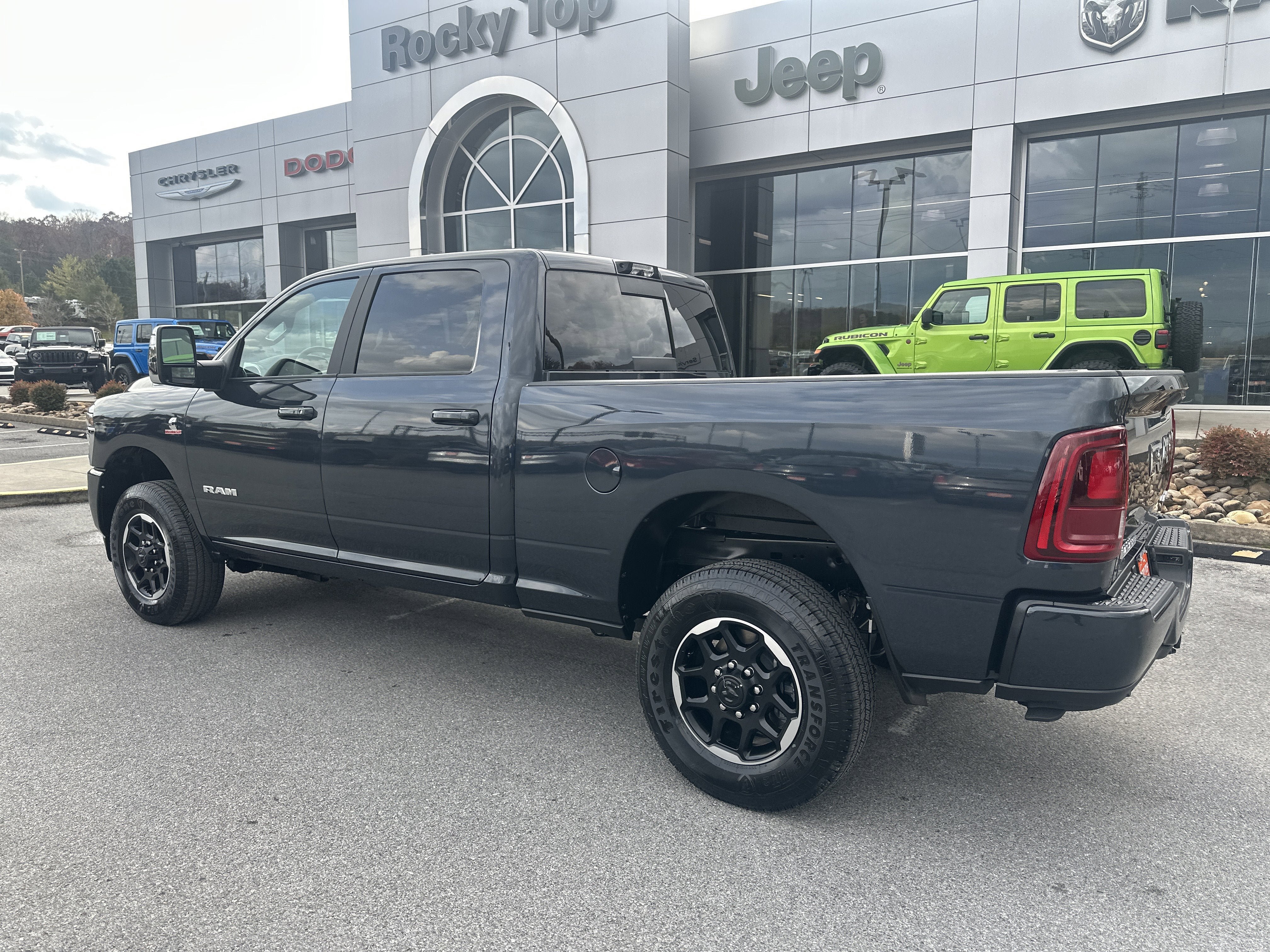 New 2026 RAM 2500 Laramie AWD/4WD image 10