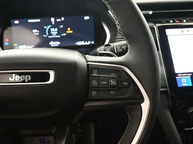 Used 2023 Jeep Grand Cherokee Limited w/ Luxury Tech Group II image 17
