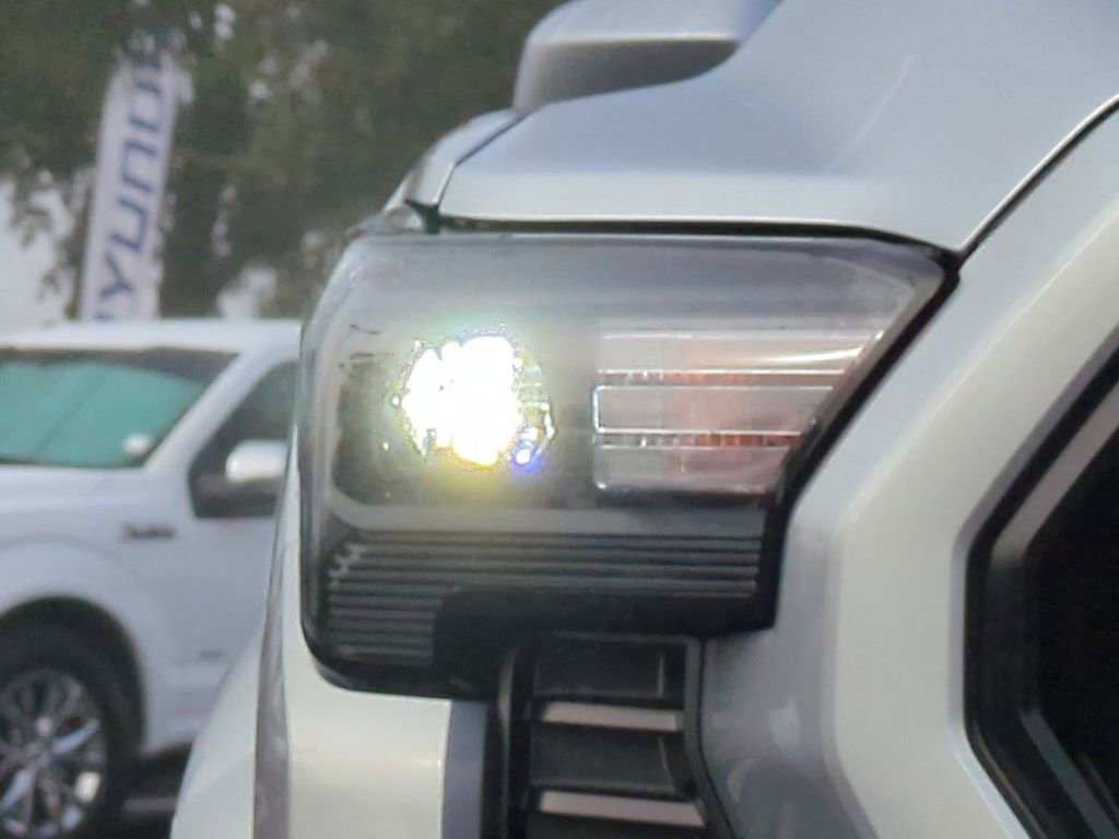 Used 2025 Toyota Tacoma SR5 image 10