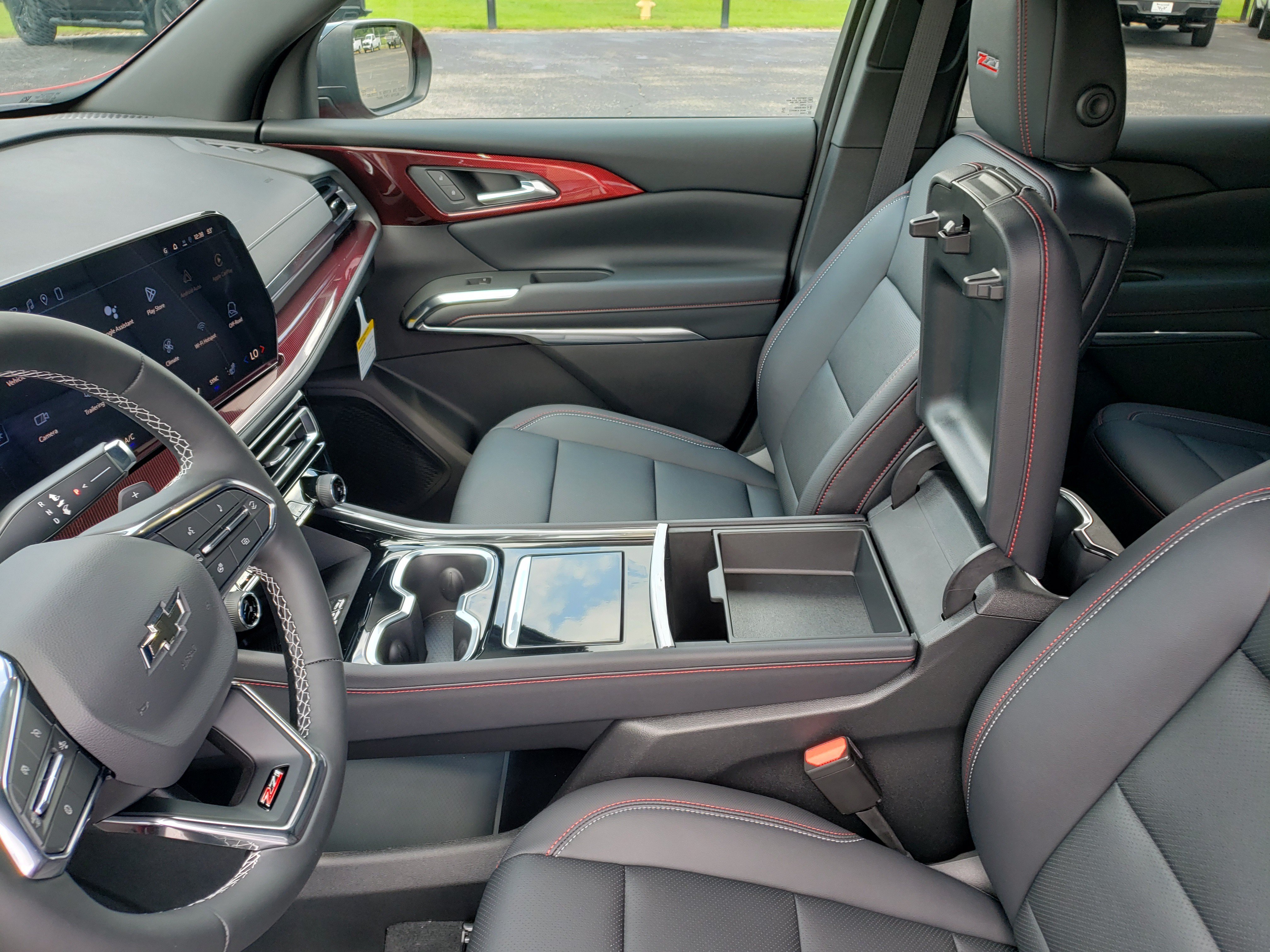 New 2026 Chevrolet Traverse Z71 w/ Driver Confidence Package AWD/4WD image 28