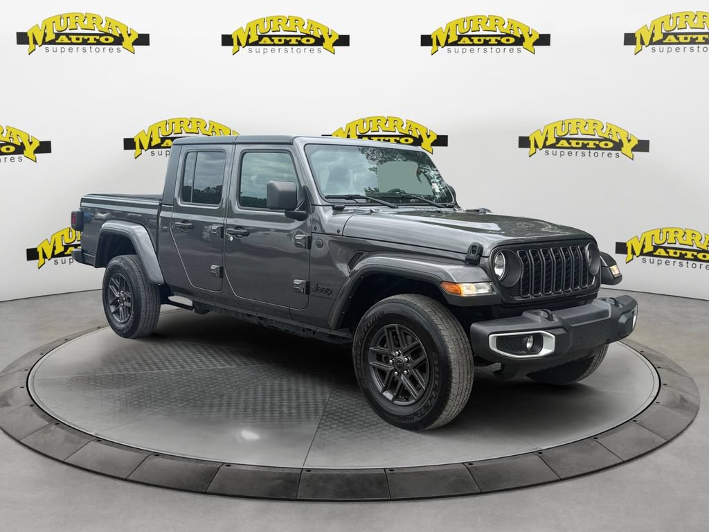 Used 2024 Jeep Gladiator Sport AWD/4WD image 7