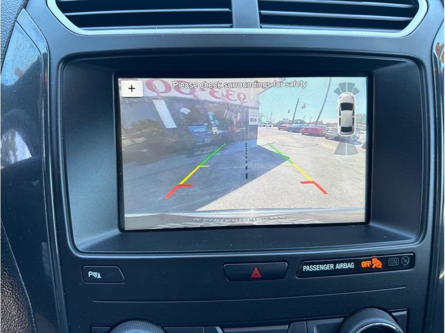Used 2018 Ford Explorer XLT w/ Equipment Group 202A image 16