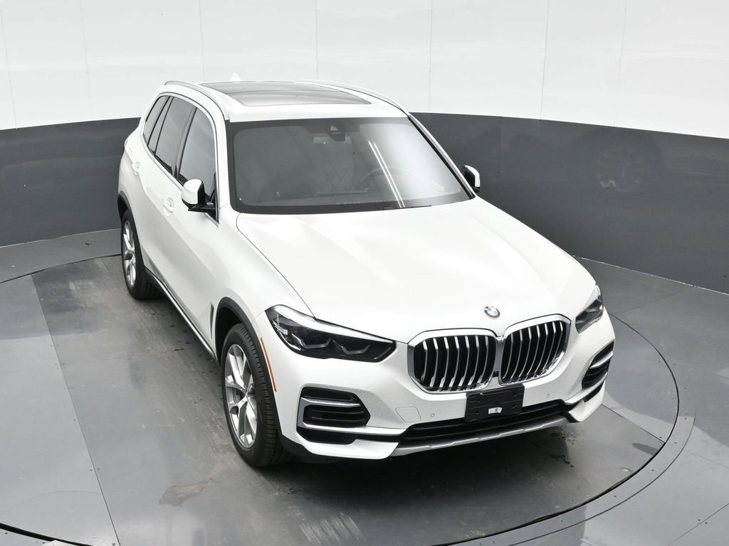 Used 2023 BMW X5 xDrive40i w/ Premium Package image 32