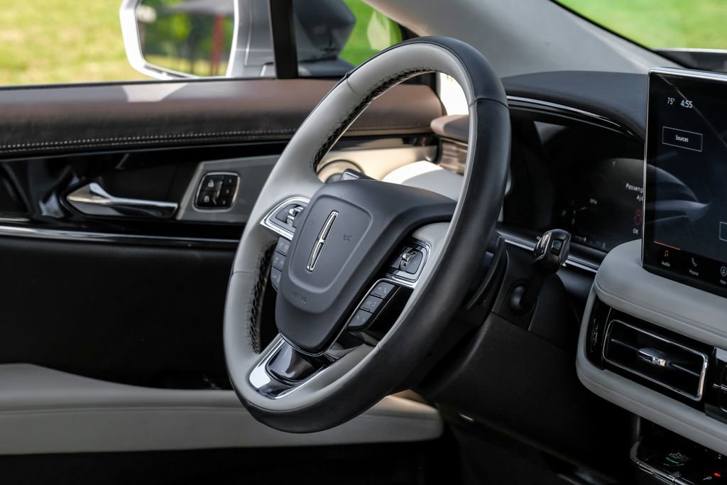 Used 2022 Lincoln Nautilus Black Label image 17