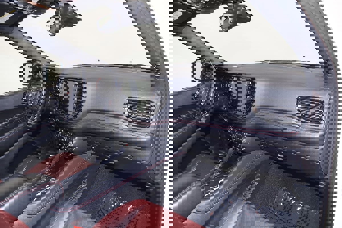 Used 2025 Dodge Durango GT image 45