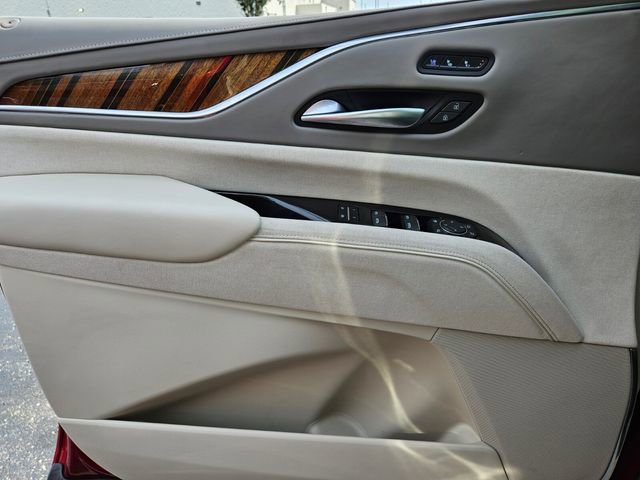 Used 2023 Cadillac Escalade Premium Luxury Platinum w/ Heavy-Duty Trailer Package image 31