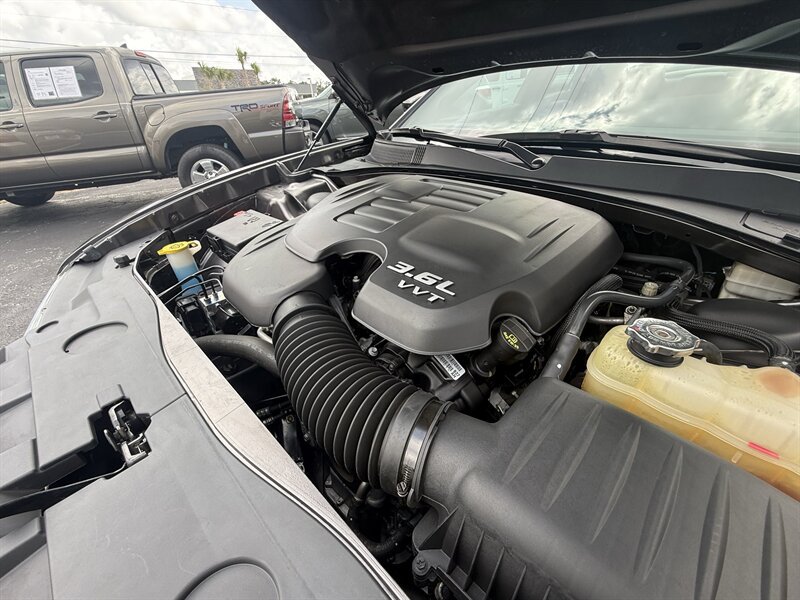 Used 2014 Dodge Charger SXT Plus RWD image 35
