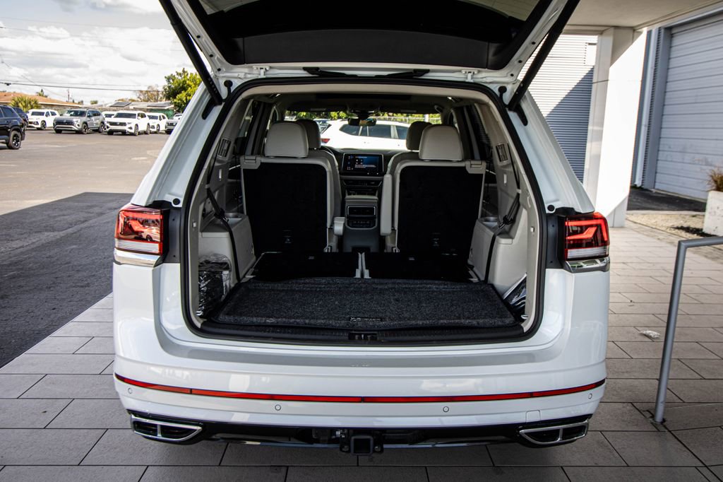 Used 2024 Volkswagen Atlas SEL Premium R-Line image 22