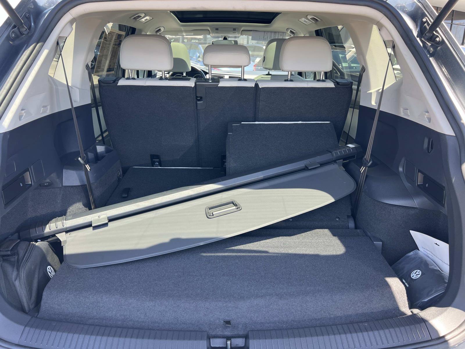 Used 2019 Volkswagen Tiguan SE w/ Panoramic Sunroof Package FWD image 25