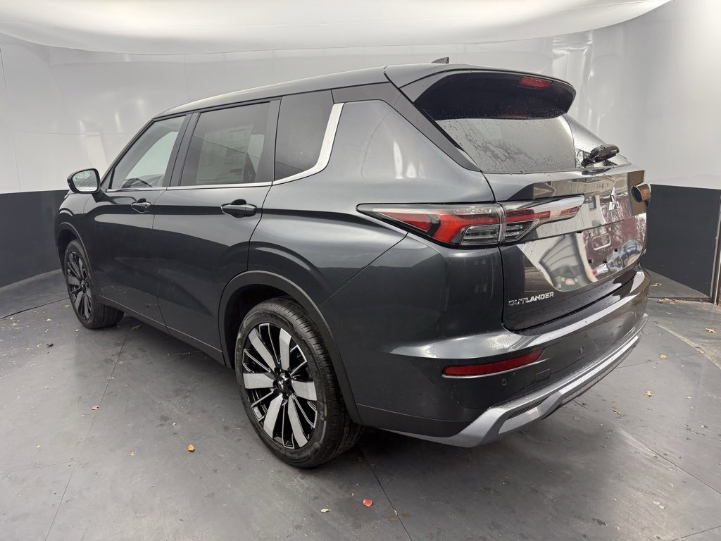 New 2025 Mitsubishi Outlander SEL image 5